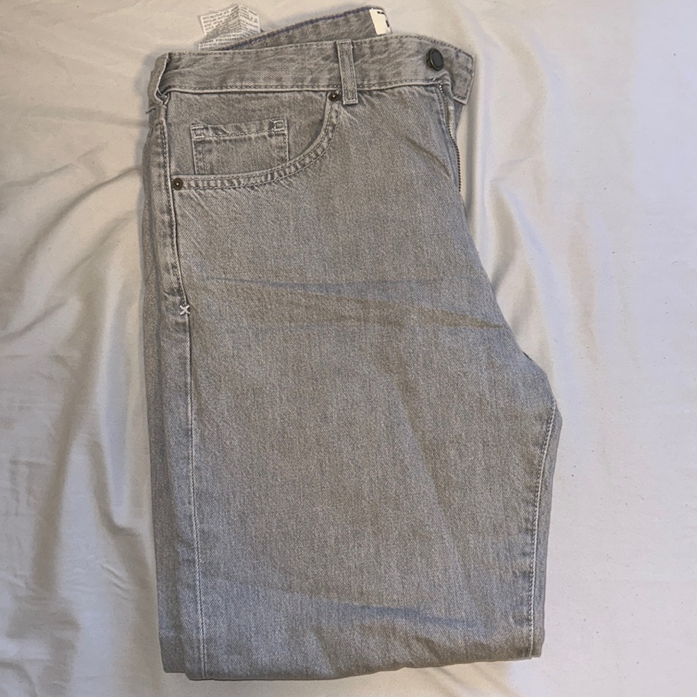 Pull&Bear dad fit jeans in light gray. Men’s size W31 x L32. Worn twice